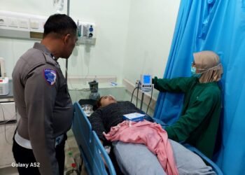 Tabrak Mobil di Padang Pariaman, Remaja Luka Serius, Telinga Keluarkan Darah