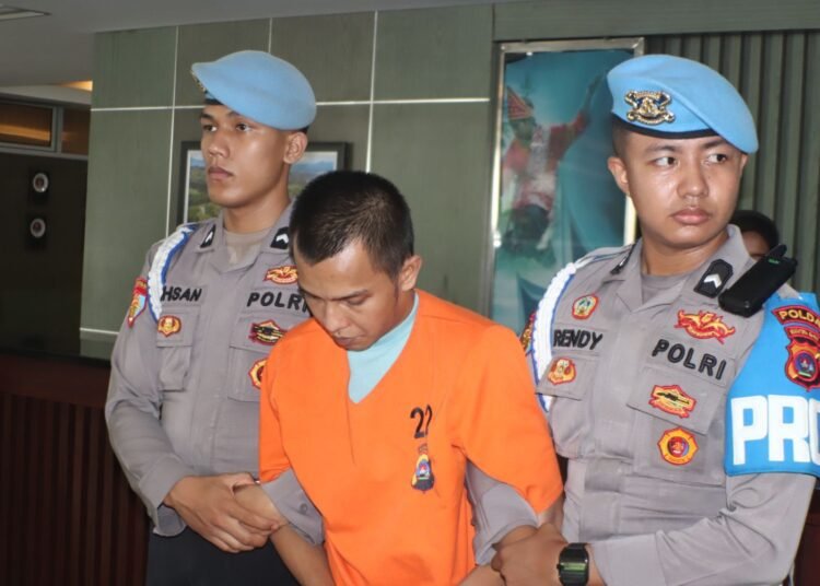 Terpidana mati pembunuhan Nia Kurnia Sari, Indra Septiarman alias In Dragon, resmi dieksekusi secara administratif dari tahanan Polres Padang Pariaman ke Lembaga Pemasyarakatan (Lapas) Kelas IIB Pariaman pada Senin (27/10/2025).