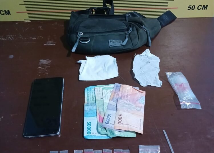 Barang bukti dari penangkapan tersangka diamankan di Mapolres Pasaman. IST