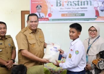 51 Anak Yatim di Pariaman Terima Bantuan Brastim dari Yayasan Aksi Saling Bantu