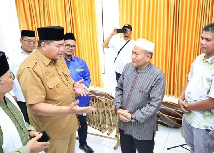 Wali Kota Pariaman, Yota Balad, meresmikan Balai Latihan Kerja Pondok Pesantren Madrasah Tarbiyah Islamiah (BLK-PPMTI) Al-Jamiliyah Pariaman yang berlokasi di kompleks Masjid Raya Pariaman, Kelurahan Kampung Perak, Senin (6/10/2025).