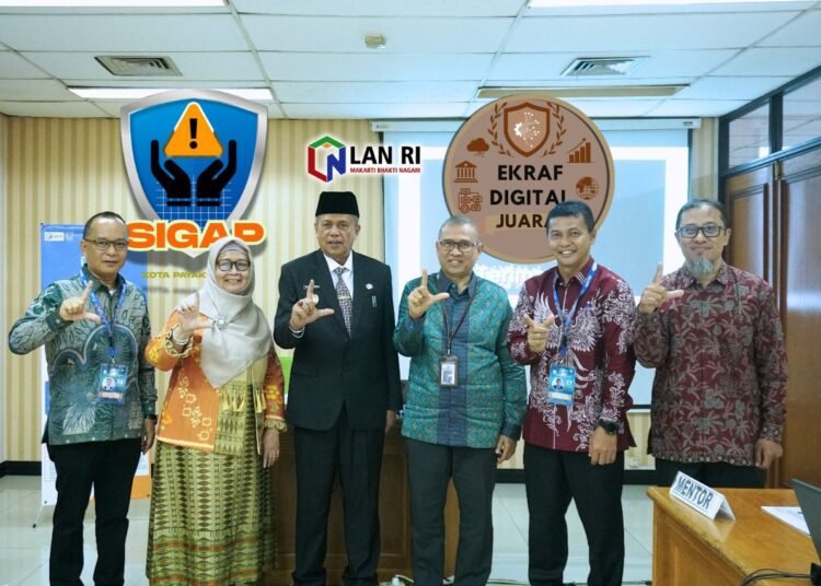 Dua pejabat Pemko Payakumbuh mempresentasikan proyek perubahan strategis pada Seminar Proyek Perubahan (Proper) Pendidikan Kepemimpinan Nasional Tingkat II (PKN II) Angkatan X Tahun 2025 di Pusat Pendidikan dan Pelatihan (Pusdiklat) Lembaga Administrasi Negara (LAN) RI, di Jakarta Pusat.