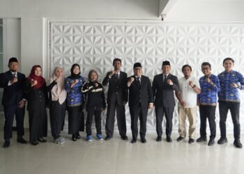 Wali Kota Padang Panjang Lepas 10 Atlet ke Pornas Korpri 2025 di Palembang