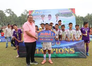 Kejurnas U-12 Piala Wali Kota Pariaman Resmi Ditutup, Victory Puma Payakumbuh Angkat Trofi Juara