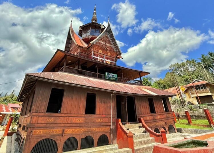 Surau Lubuak Bauak, yang terletak di Kecamatan Batipuh, Kabupaten Tanah Datar.