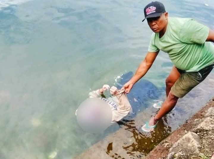 Warga Jorong Bancah, Nagari Maninjau, Kecamatan Tanjung Raya, Kabupaten Agam digegerkan oleh penemuan sesosok mayat perempuan yang mengapung di Danau Maninjau, Selasa (7/10).