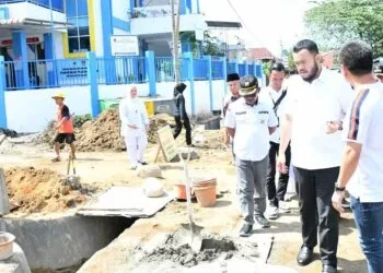 Wali Kota Fadly Amran Tinjau Rehabilitasi Saluran Drainase di Padang Barat