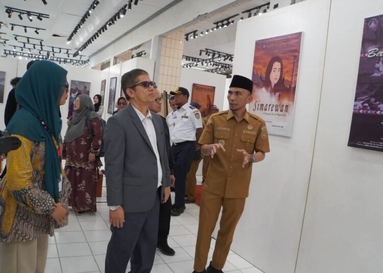 Wakil Wali Kota, Allex Saputra, menghadiri pembukaan Minang Film Festival (MFF) ke-9, di Gedung Pertunjukan Hoerijah Adam, Institut Seni Indonesia (ISI) Padang Panjang, Senin (13/10/2025).