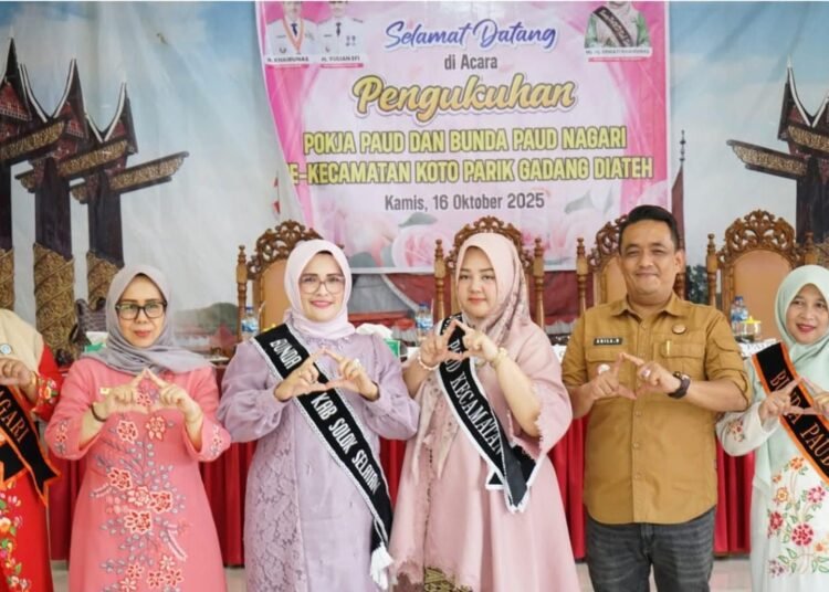Pengukuhan Bunda PAUD di Kecamatan Koto Parik Gadang Diateh, Kamis (16/10/2025).