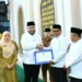 Wali Kota Padang Serahkan Dana Triwulan III 2025 untuk Kecamatan Pauh
