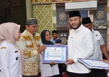 Dana Operasional Disalurkan, Wali Kota Padang Apresiasi Peran RT dan RW Dukung Pembangunan