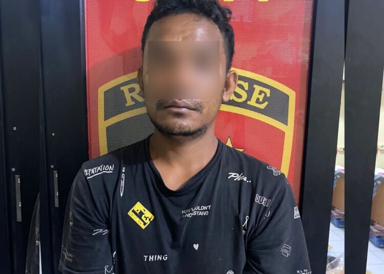 Polisi menagkap petani berinisial AEA (35), di kawasan Jorong Tangah Padang, Nagari Tapi Selo, Kecamatan Lintau Buo Utara, Kabupaten Tanah Datar, pada Jumat (24/10/2025) sekitar pukul 16.30 WIB.