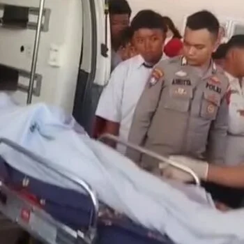 Seorang siswa SMPN 7 Sawahlunto tewas tergantung di dalam kelas pada Selasa (28/10).