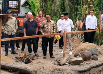 Bupati Padang Pariaman Tinjau Pembangunan Jembatan Batang Maduang