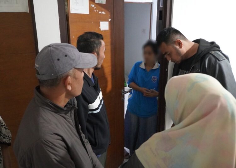 Pemko Padang Panjang melakukan inspeksi mendadak (sidak) ke Rumah Susun Sederhana Sewa (Rusunawa) di Kelurahan Tanah Hitam, Kamis (30/10/2025) malam.