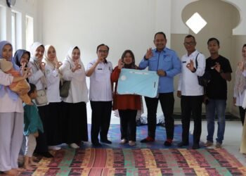 Dukung Kesehatan Ibu dan Anak, Bank Nagari Serahkan Meja untuk Posyandu di Silaing Bawah