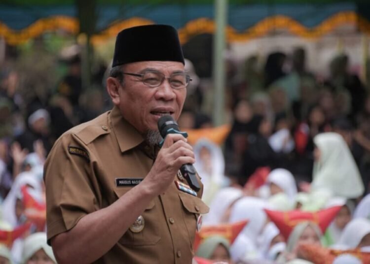 Wakil Wali Kota Padang, Maigus Nasir, secara resmi membuka Expo Pendidikan SDN 13 Batu Gadang, Kecamatan Lubuk Kilangan, Selasa (4/11/2025). Foto: Pemko Padang