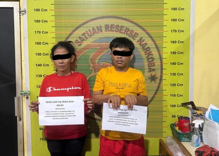 Polisi menangkap pasangan ilegal alias belum menikah di sebuah rumah di Kampung Lereng Bukit, Nagari Gurun Panjang, Kecamatan Bayang, Pesisir Selatan, pada Senin (10/11) pukul 23.10 WIB. Foto: Polres Pesisir Selatan