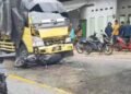 Tabrakan Motor vs Truk di Kabupaten Solok, Pelajar Dikabarkan Tewas
