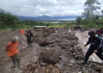 Lima Kecamatan di Agam Diterjang Banjir dan Longsor