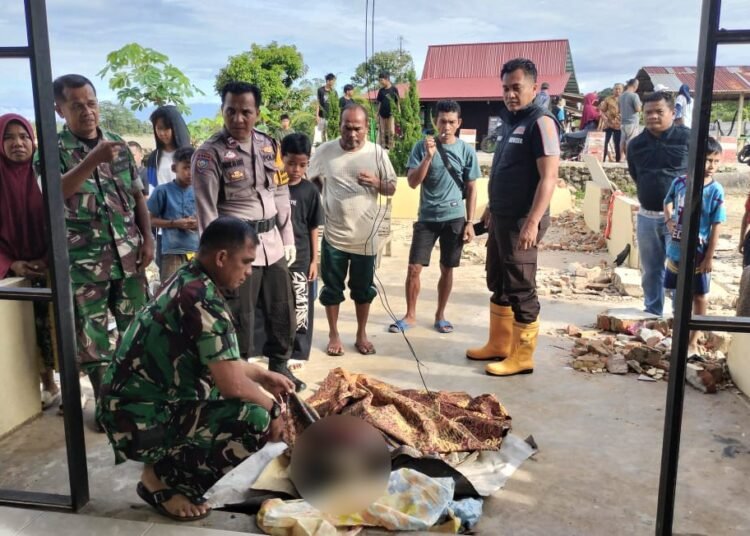 Sesosok mayat bocah perempuan ditemukan di aliran Sungai Batang Anai, tepatnya di Korong Kayu Gadang, Nagari Lubuk Alung, Kecamatan Lubuk Alung, Kabupaten Padang Pariaman, pada Minggu (30/11) sekitar pukul 06.30 WIB. Foto: Polsek Lubuk Alung