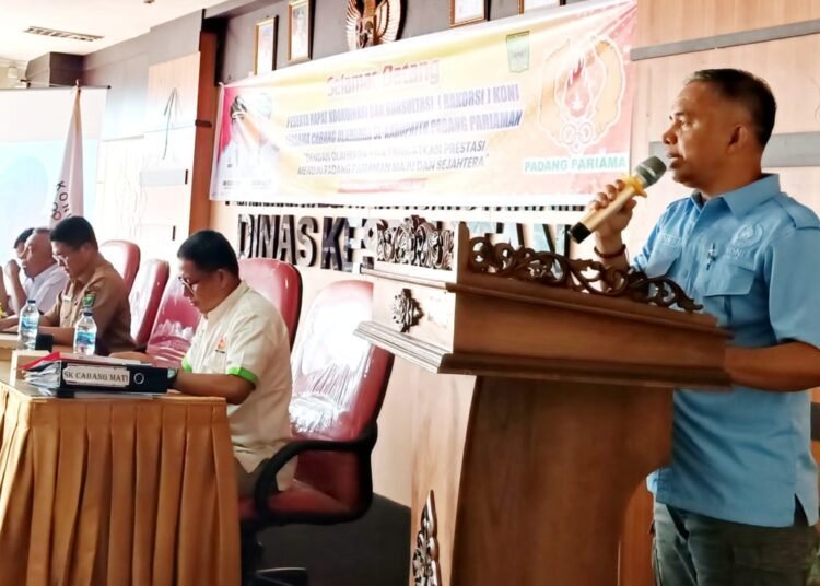 Komite Olahraga Nasional Indonesia (KONI) Kabupaten Padang Pariaman menggelar Rapat Koordinasi dan Konsultasi (Rakorsi) di Aula Dinas Kesehatan Padang Pariaman, Senin (3/11).