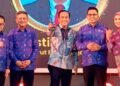 Direktur Utama Bank Nagari Gusti Candra Raih Penghargaan Tokoh Keterbukaan Informasi Publik 2025
