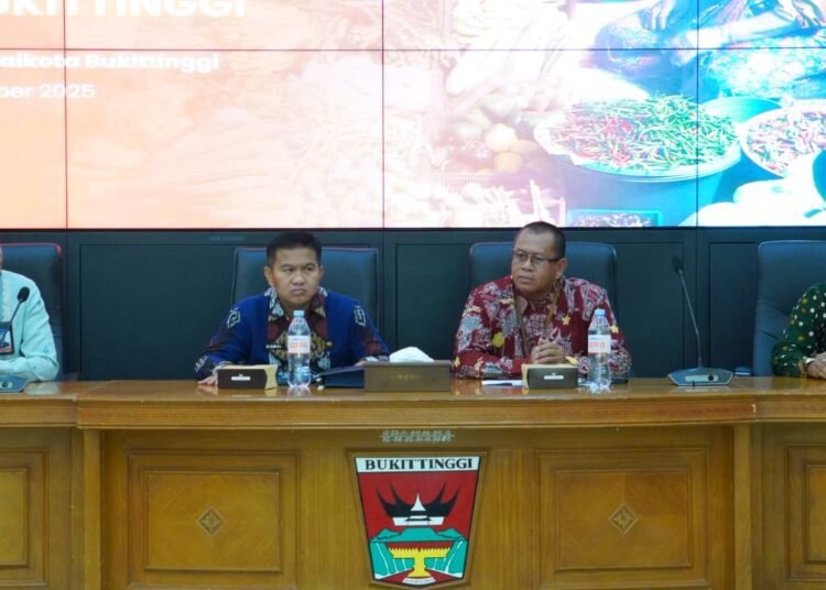 Pemko Bukittinggi dan BPS menggelar kegiatan Knowledge Sharing untuk memperkuat pemahaman inflasi bagi pemangku kepentingan daerah.