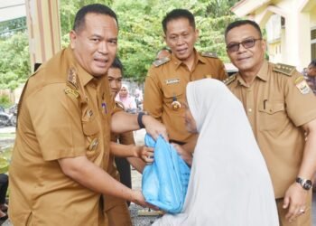 Wali Kota Pariaman Salurkan Bantuan untuk Korban Banjir dan Longsor