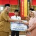 Wali Kota Pariaman Serahkan Bonus MTQ untuk Kafilah