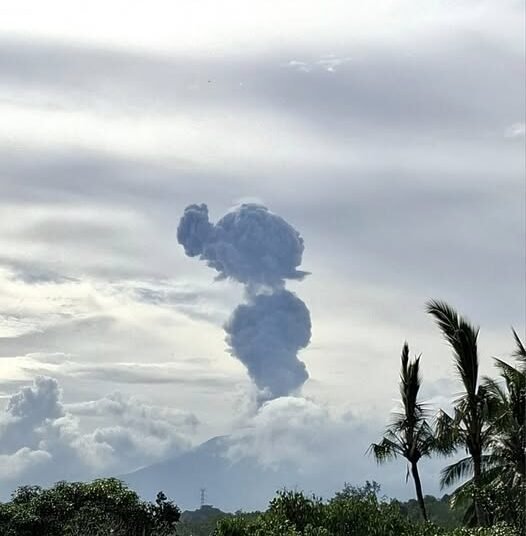 Penampakan erupsi Gunung Marapi beberapa waktu lalu. IST