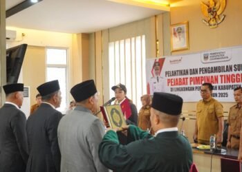 Bupati Dharmasraya Lantik Lima Pejabat Pimpinan Tinggi Pratama, Tekankan Kinerja Berbasis Data