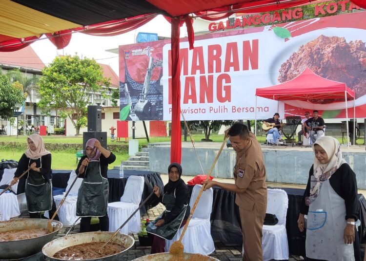 Dinas Pariwisata menggelar kegiatan Padang Marandang 2025, yang dimaknai sebagai momentum kebangkitan psikologis dan sosial bagi masyarakat.