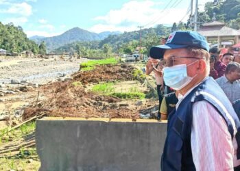Jusuf Kalla Minta Kayu Banjir di Padang Dimanfaatkan untuk Warga