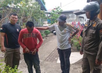 Petugas Amankan ODGJ Mengamuk Tanpa Identitas di Pariaman