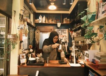 Kedai Teh Monami Padang Hadirkan Konsep Ngeteh Sambil Membaca