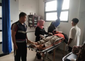 Hendak Dahului Truk, Pengendara di Padang Pariaman Terlindas Motor, Tewas di Tempat