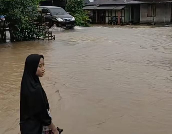 Banjir di Tamunarang, Kecamatan Sungai Aur, Kabupaten Pasaman Barat, Selasa (30/12/2025)