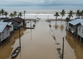 6 Daerah di Sumbar Waspada Banjir Rob hingga 7 Desember 2025