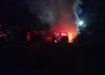 Mobil Kijang Terbakar di Agam, Dipicu Korsleting Listrik