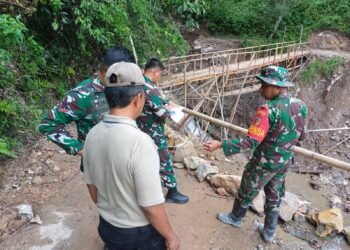 Longsor dan Jembatan Terputus, 49 KK di Pesisir Selatan Mengungsi