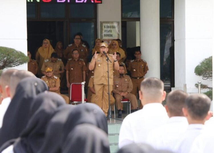 Wali Kota Pariaman, Yota Balad, membuka Pelatihan Dasar (Latsar) bagi Calon Pegawai Negeri Sipil (CPNS) Tahun Anggaran 2026 di lingkungan Pemerintah Kota Pariaman.