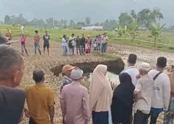 Sinkhole di Limapuluh Kota Masih Rawan Runtuhan, Pengunjung Terus Berdatangan