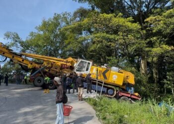 Jalur Sitinjau Lauik Ditutup Sementara Malam Ini, Evakuasi Truk Pengangkut Crane