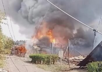 Kebakaran Hanguskan Permukiman Karyawan PT Incasi Raya Silaut di Pesisir Selatan, Seorang Balita Tewas