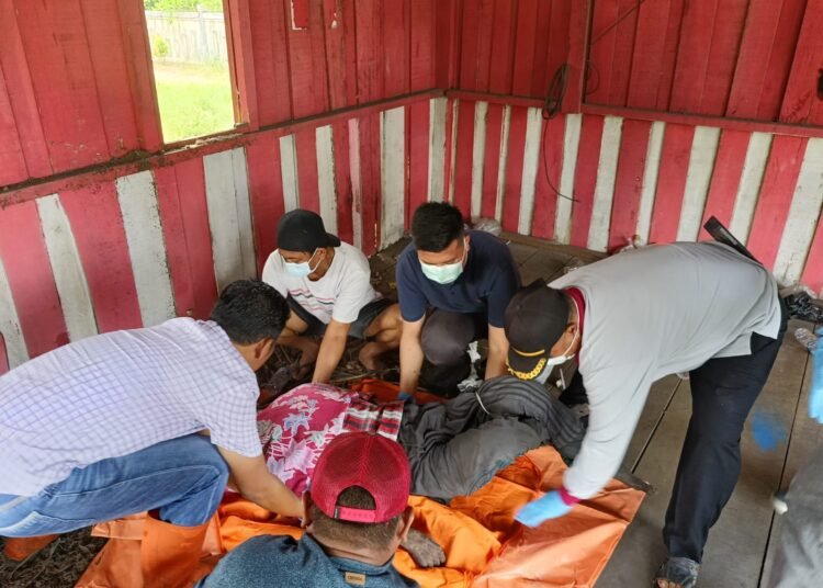 enemuan mayat di Jorong Sialang, Kenagarian Gunung Selasih, Kecamatan Pulau Punjung, Kabupaten Dharmasraya, Rabu (14/1)