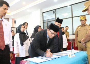 Wawako Pariaman Lantik Pejabat Eselon II hingga Fungsional, Tekankan Kolaborasi ASN