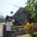 Angin Kencang Landa Padang, Atap Sebuah Rumah Copot