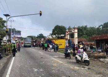 Dua Warga yang Duduk di Warung Jadi Korban Kecelakaan Beruntun di Jalur Padang-Bukittinggi