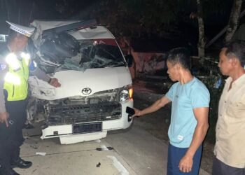 Ambulans Tabrak Truk di Sijunjung, Hendak Bawa Pasien ke Padang